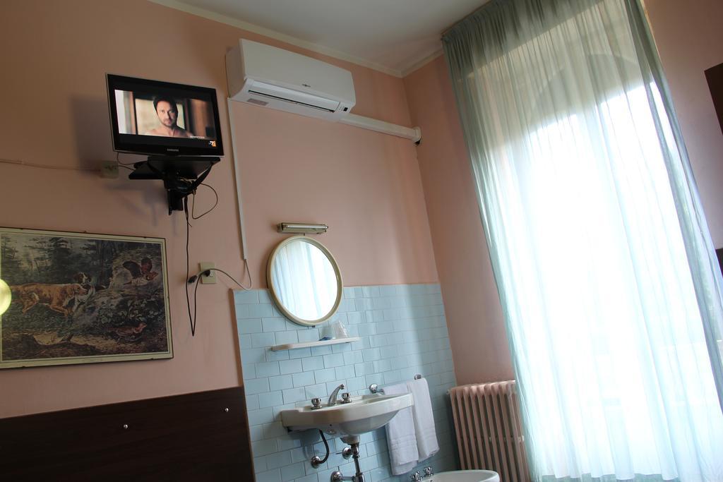 Hotel Rallye Милан Экстерьер фото