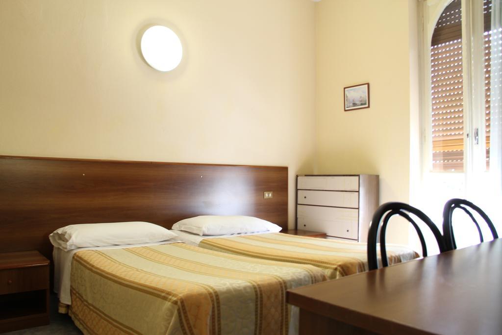 Hotel Rallye Милан Экстерьер фото
